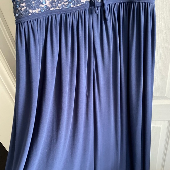 LAURA - Lace & Sequin Dress - Picture 8 of 12